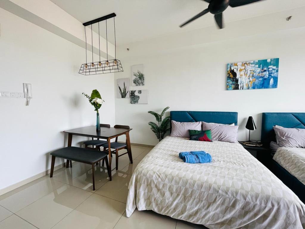 Homestay I-City Cantik, Tenang, Wifi, 4K Smart Tv, Netflix, Coway, Free Parking Shah Alam Bagian luar foto