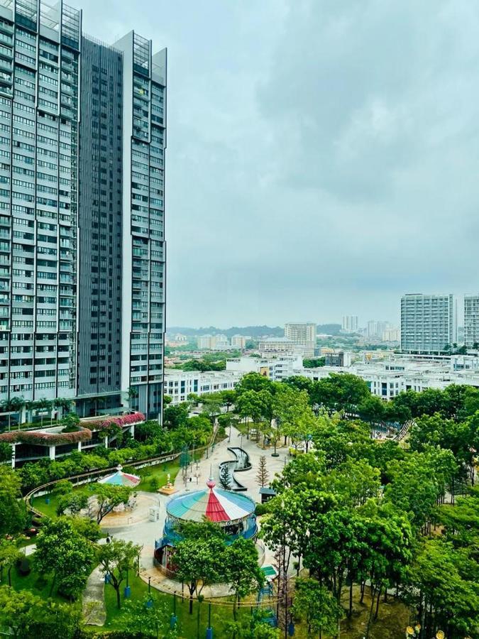 Homestay I-City Cantik, Tenang, Wifi, 4K Smart Tv, Netflix, Coway, Free Parking Shah Alam Bagian luar foto