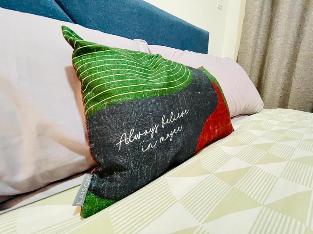 Homestay I-City Cantik, Tenang, Wifi, 4K Smart Tv, Netflix, Coway, Free Parking Shah Alam Bagian luar foto