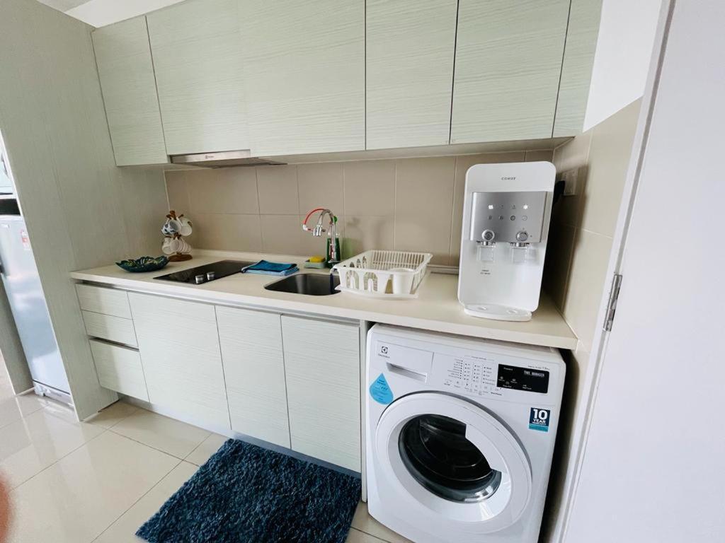 Homestay I-City Cantik, Tenang, Wifi, 4K Smart Tv, Netflix, Coway, Free Parking Shah Alam Bagian luar foto