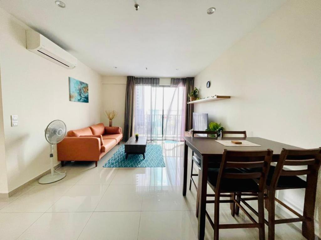 Homestay I-City Cantik, Tenang, Wifi, 4K Smart Tv, Netflix, Coway, Free Parking Shah Alam Bagian luar foto